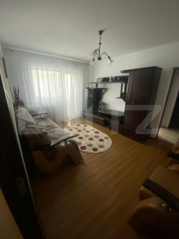 Apartament de inchiriat, cu 2 camere, 45 mp, zona Micro 9
