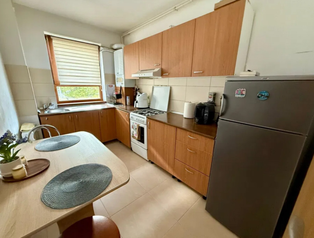 Garsoniera decomandat - zona Tractorul