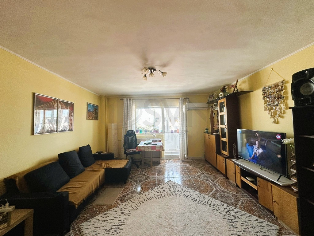 3 Camere l Unirii l Metrou