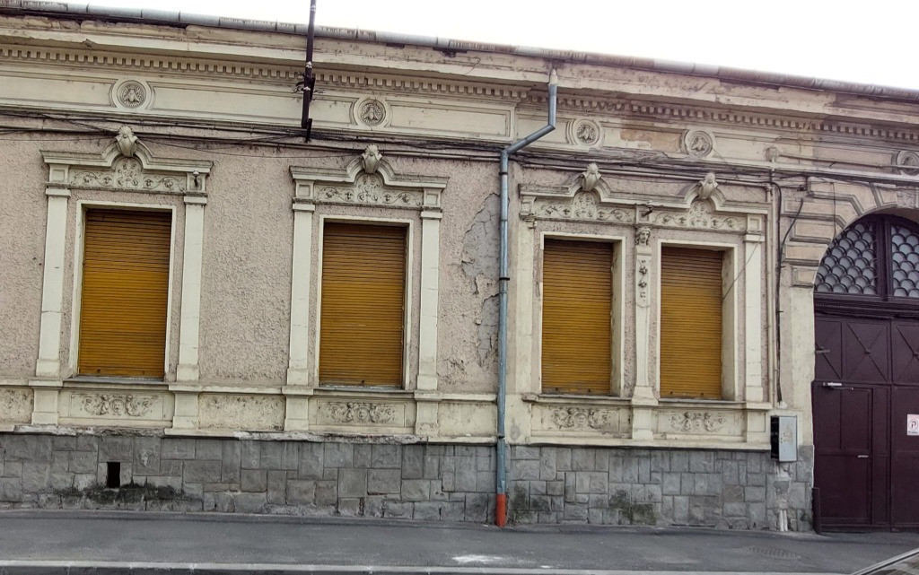 Casa – zona centrala, Oradea, locatie excelenta, front stradal 10m