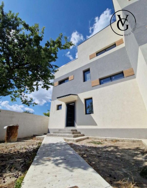 Vila Moderna - Ovidiu - Vedere catre lac (construcție 2025)