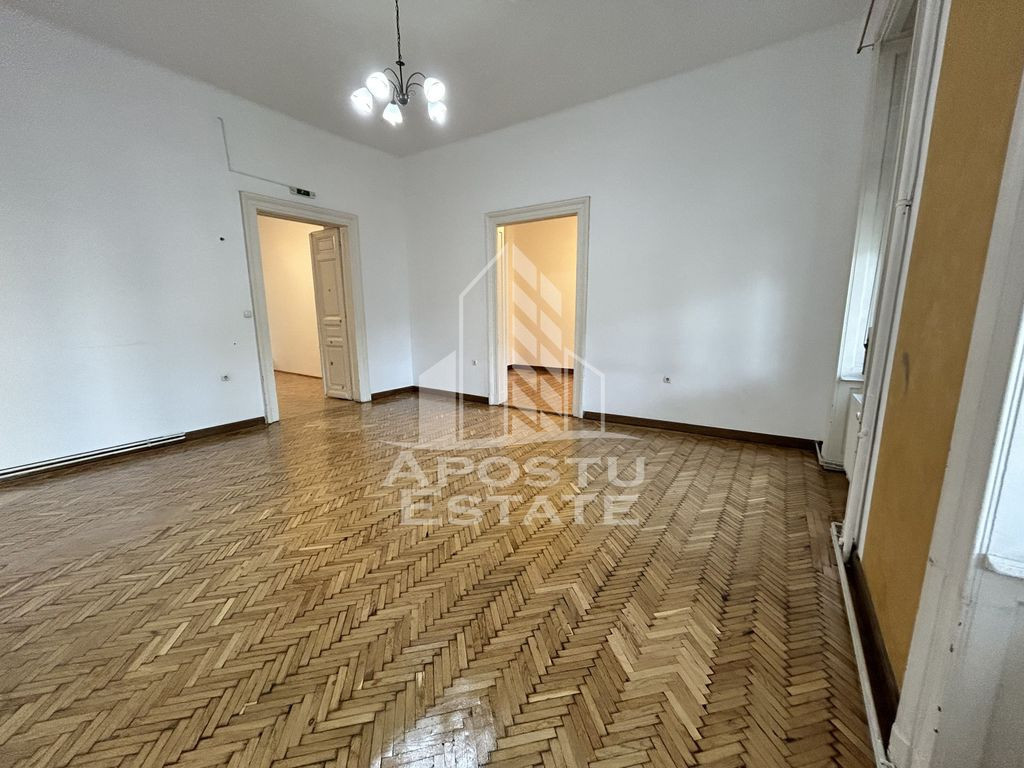 Spatiu 147 mp pentru birouri in spate la Catedrala