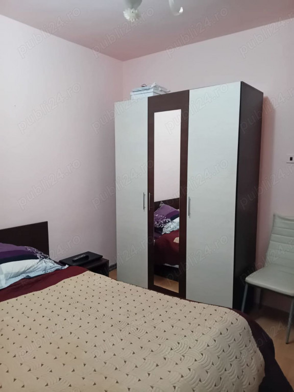 2 camere Racadau bloc vila,parcare,115000 Euro