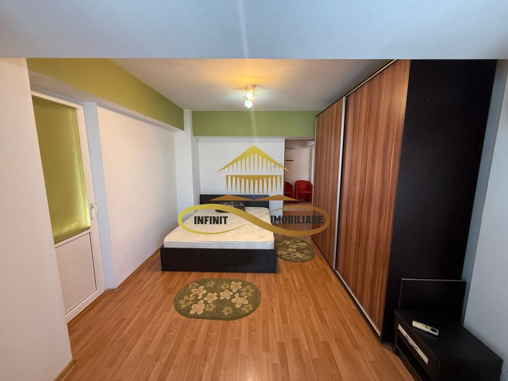 Apartament de inchiriat 2 camere, decomandat, central