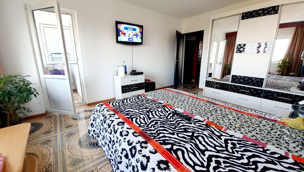 Garsoniera Titan Auchan - Metrou 1 Decembrie (12min) Buhusi