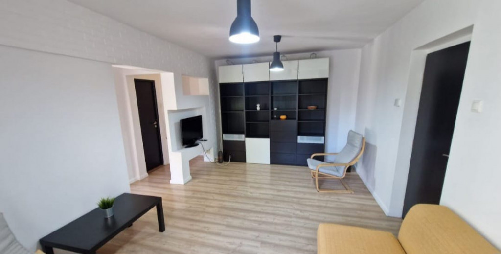 Apartament 4 camere / zona Calea Mosilor / Centrala proprie