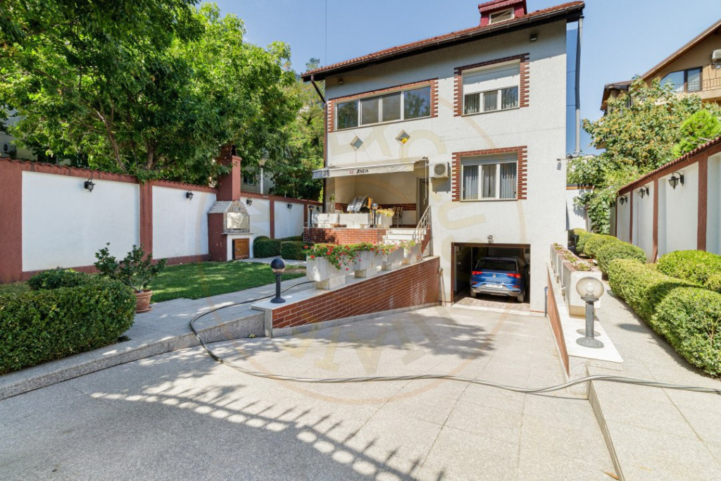 De inchiriat – Casa pentru sediu de firma / birouri – Se