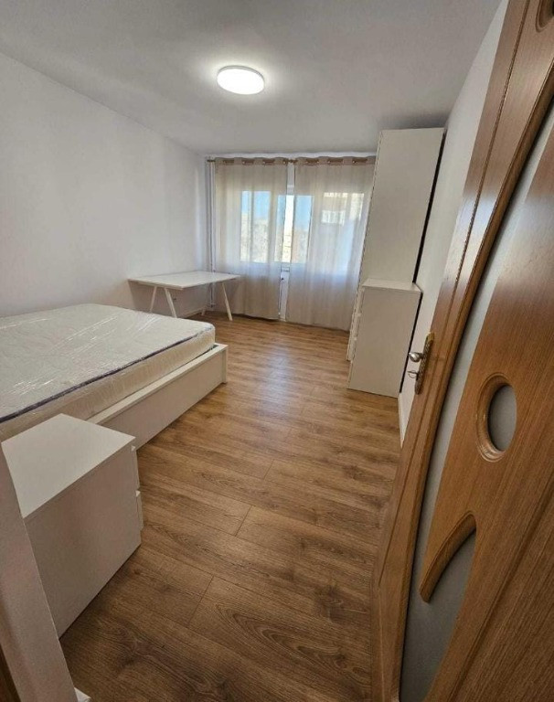 Apartament 3 camere + mini living - Bd Independenței