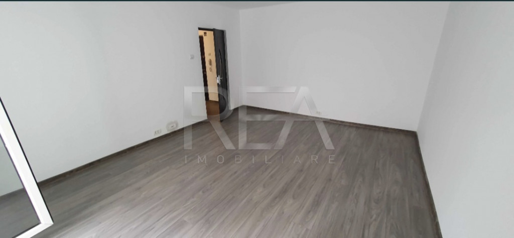 3 camere 2/8, renovat, anvelopat Sebastian-Prosper.