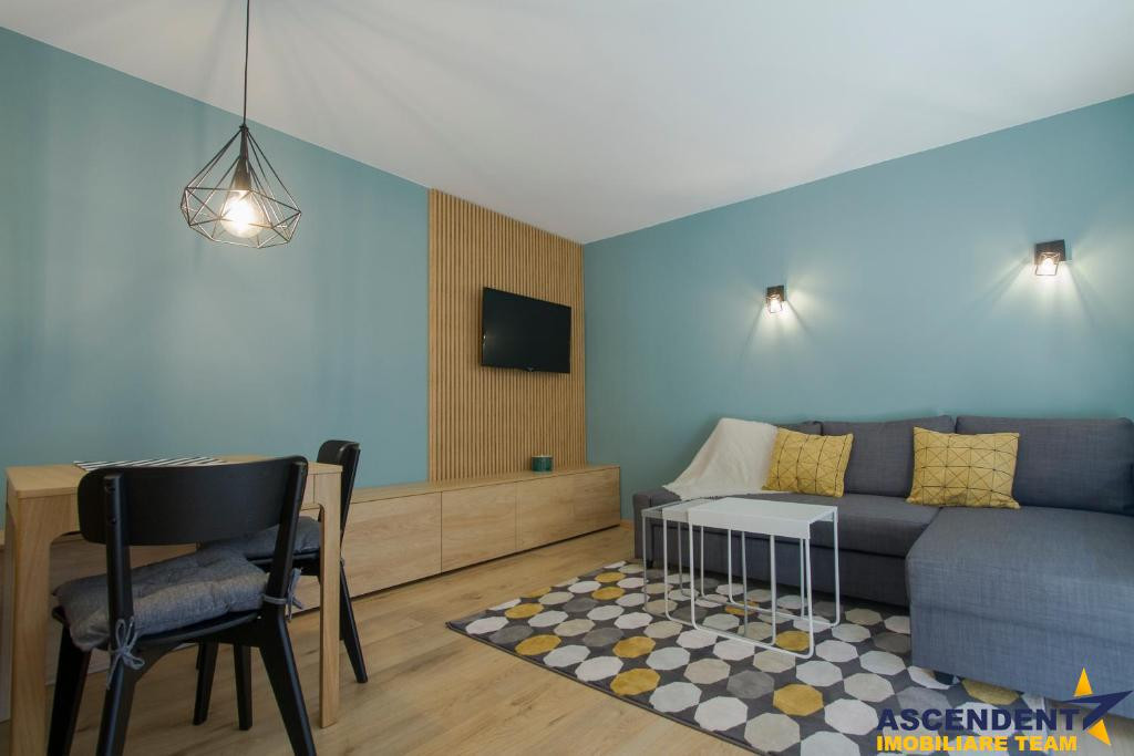 Studio elegant, acces curte, segmentul LUX, Central, Brasov