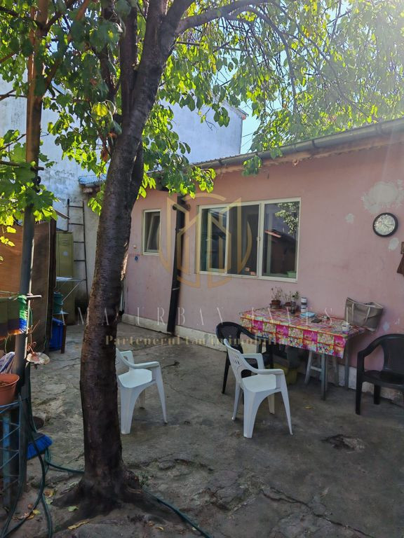 Piata Ferentari casa 4 camere 78000 eur