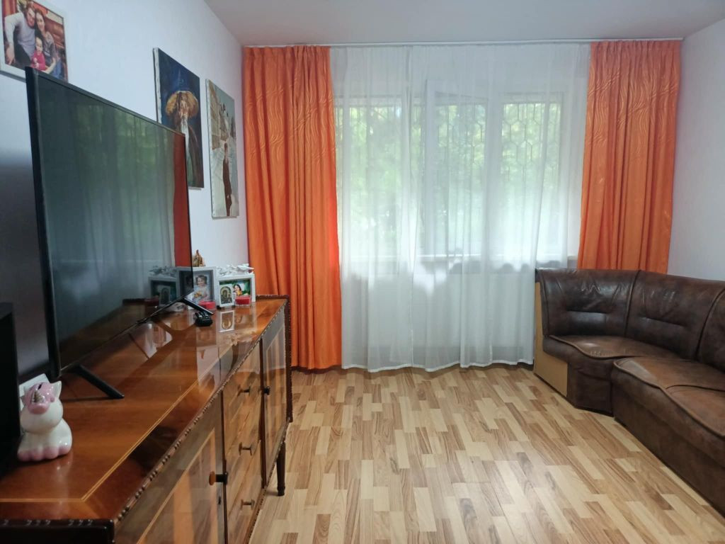 De inchiriat apartament 3 camere Mazepa 1 – parter, com...
