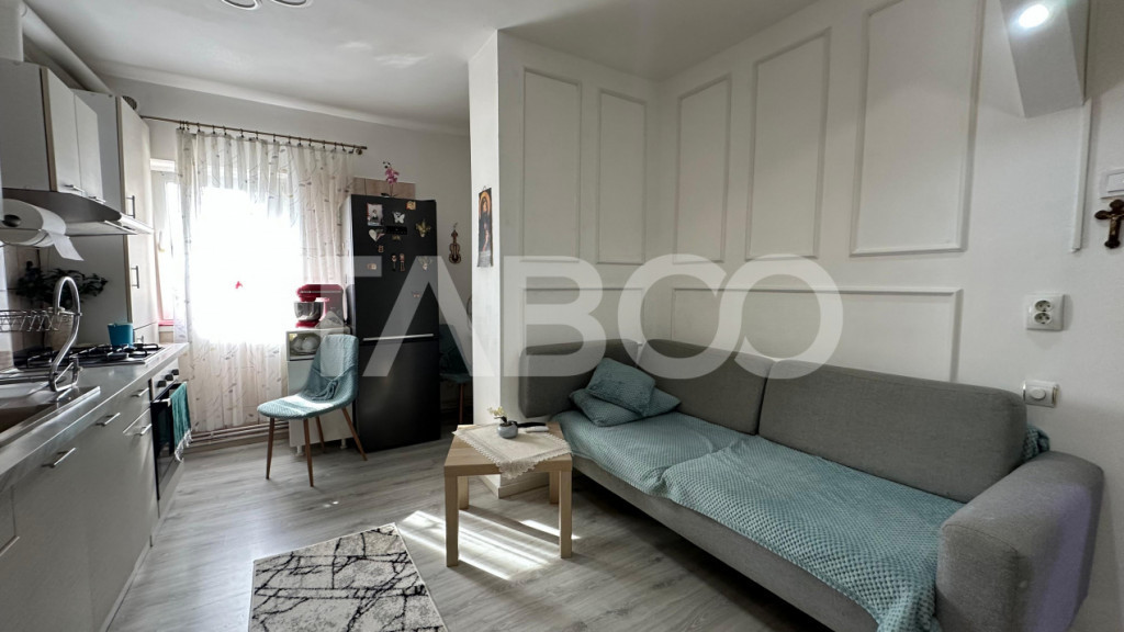 Apartament 3 camere cu balcon pivnita zona Vasile Aaron Sibi