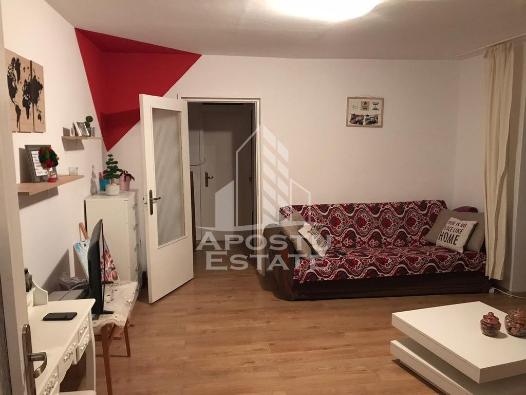 Apartament 2 camere, 50 mp, etaj 1/4, centrala proprie, p...
