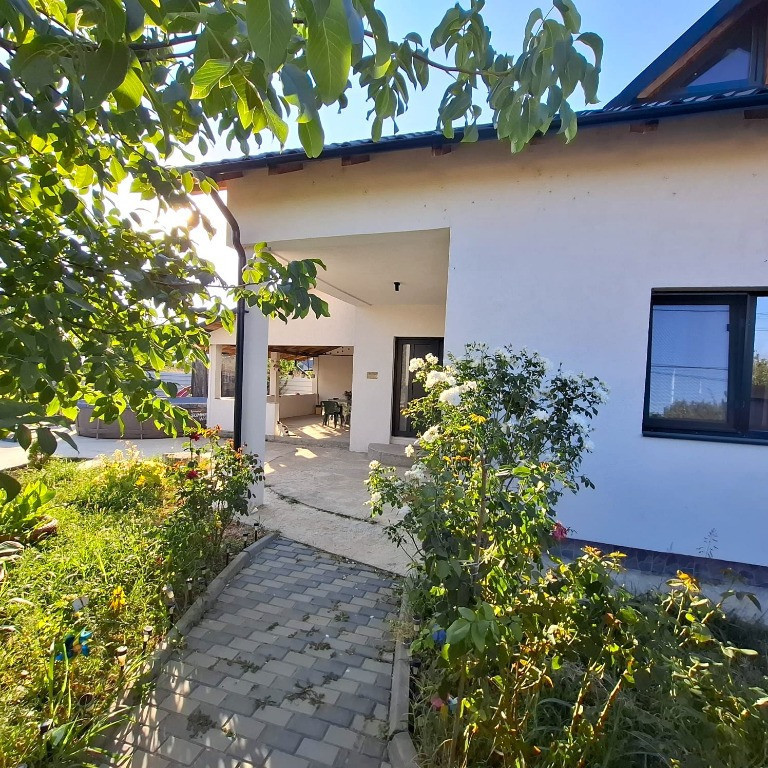 Casă de vânzare (2022)– Câmpineanca, la 2 km de Focșani