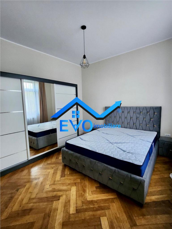 Apartament cu 3 camere, boxa, doua locuri de parcare, zona C