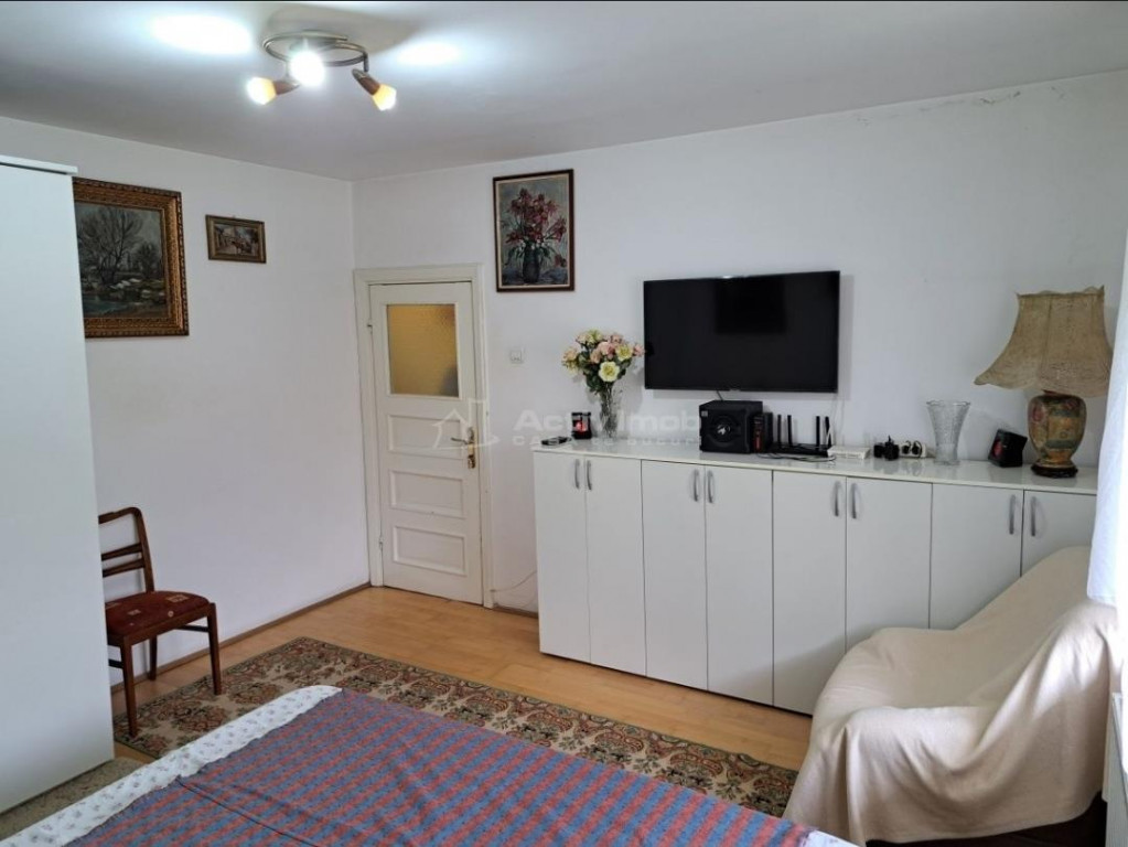 Garsoniera - Tractorul