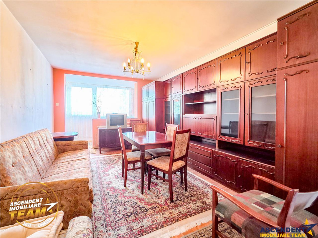 REZERVAT ! FILM!Apartament 2 camere, rezidential, etaj1, Sfa