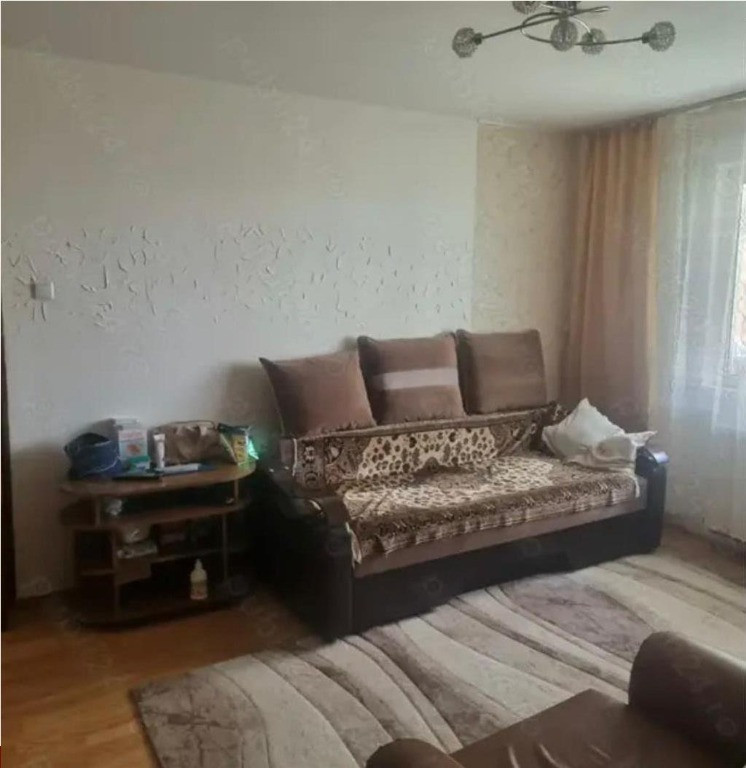 Apartament 2 camere, semidecomandat, balcon, zona Noua!