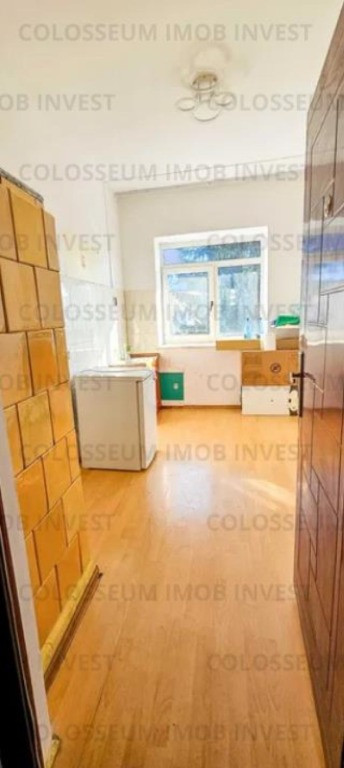 Cameră 10 mp + beci 4 mp | Bloc apartamente | Astra