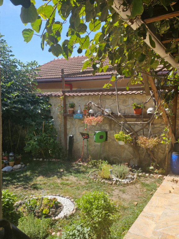 Casa de vanzare - zona Trocadero