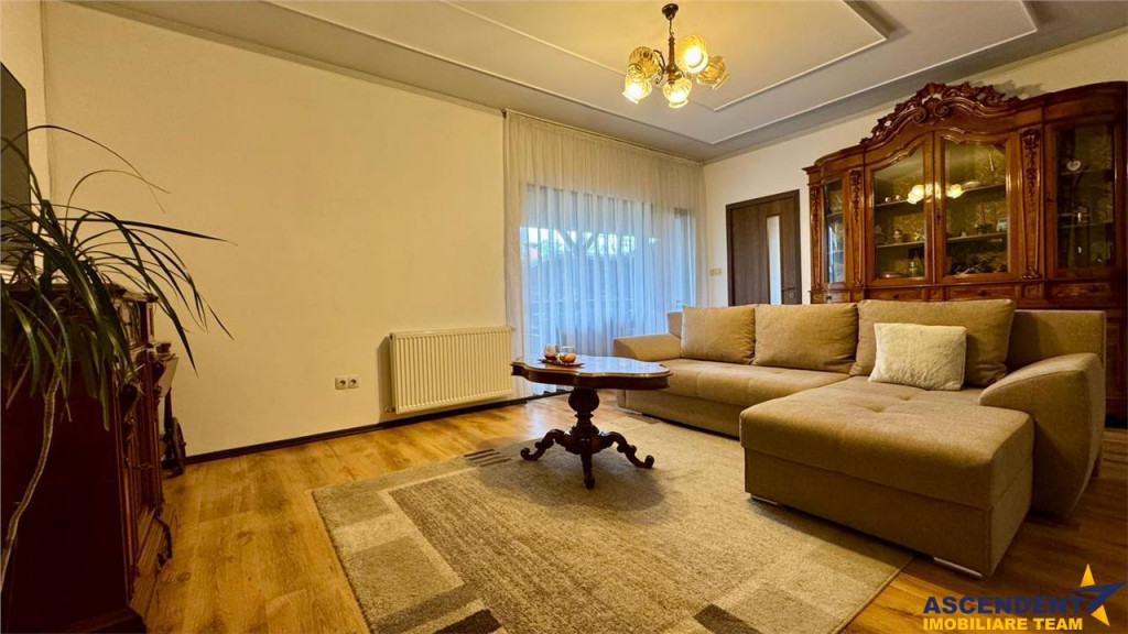 FilmTur 3D!Casa armonioasa, cu doua intrari,foisor,locuri pa