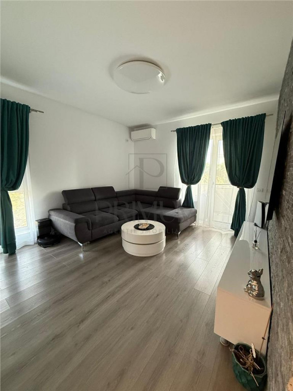 GIROC - 2 Camere - Etaj intermediar - Decomandat - Zona exce