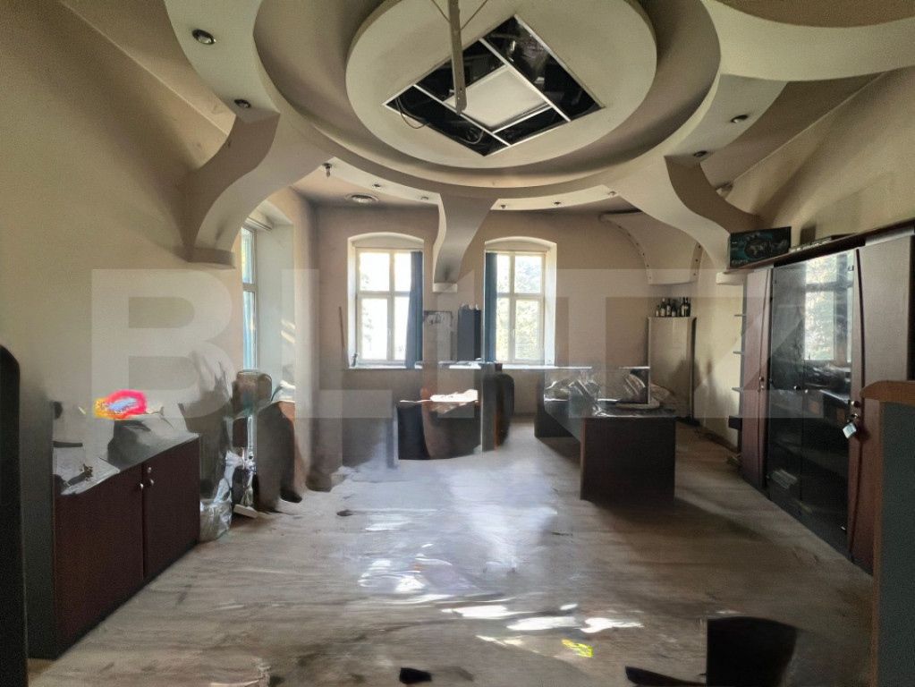 Spatiu comercial, 240 mp, S+P+E, zona Madona Dudu