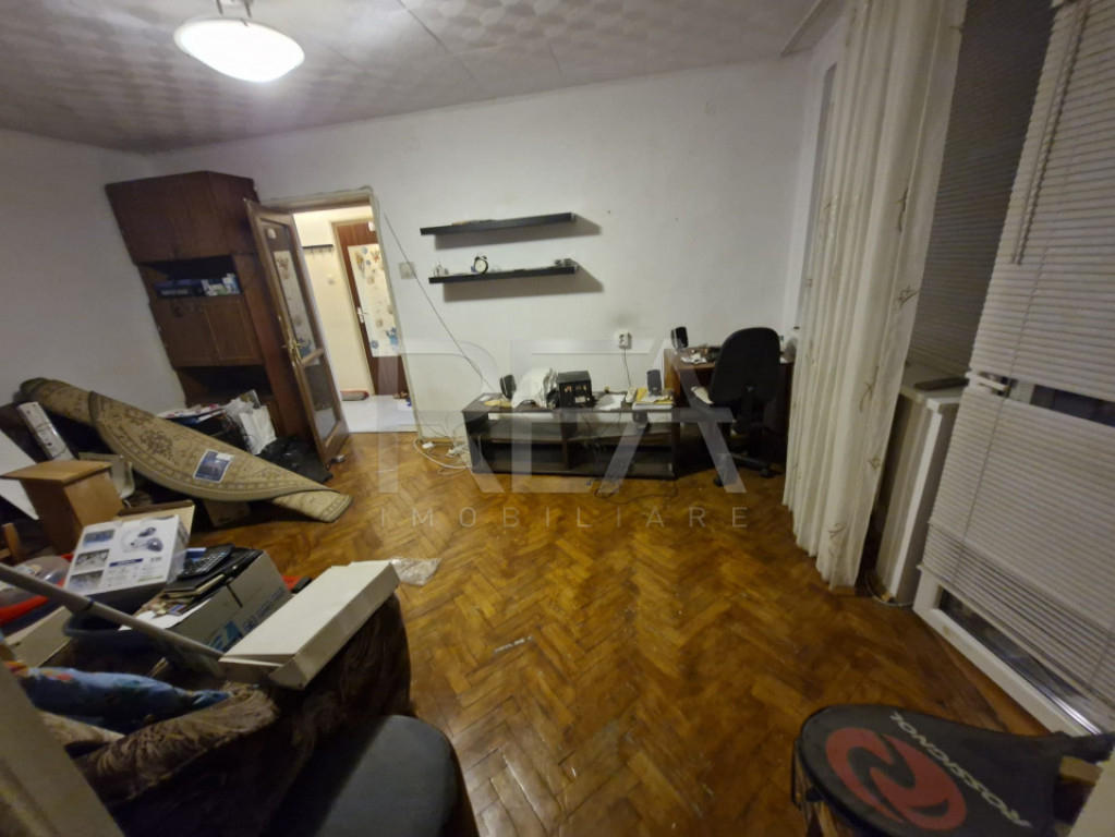 Apartament cu 3 camere -400 de metri de facultatea de medici