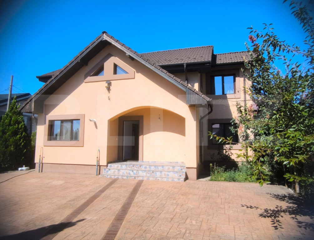 Casa cocheta, P+M, 160 mpc si 287 mp teren, bilaterala, cart