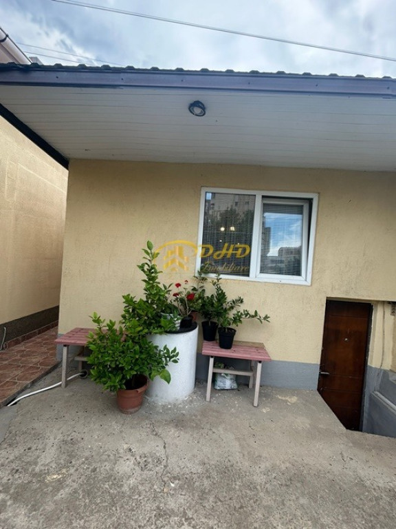 CUG, Garsonieră, curte, cadă, zonă liniștită, 25mp, 250 euro