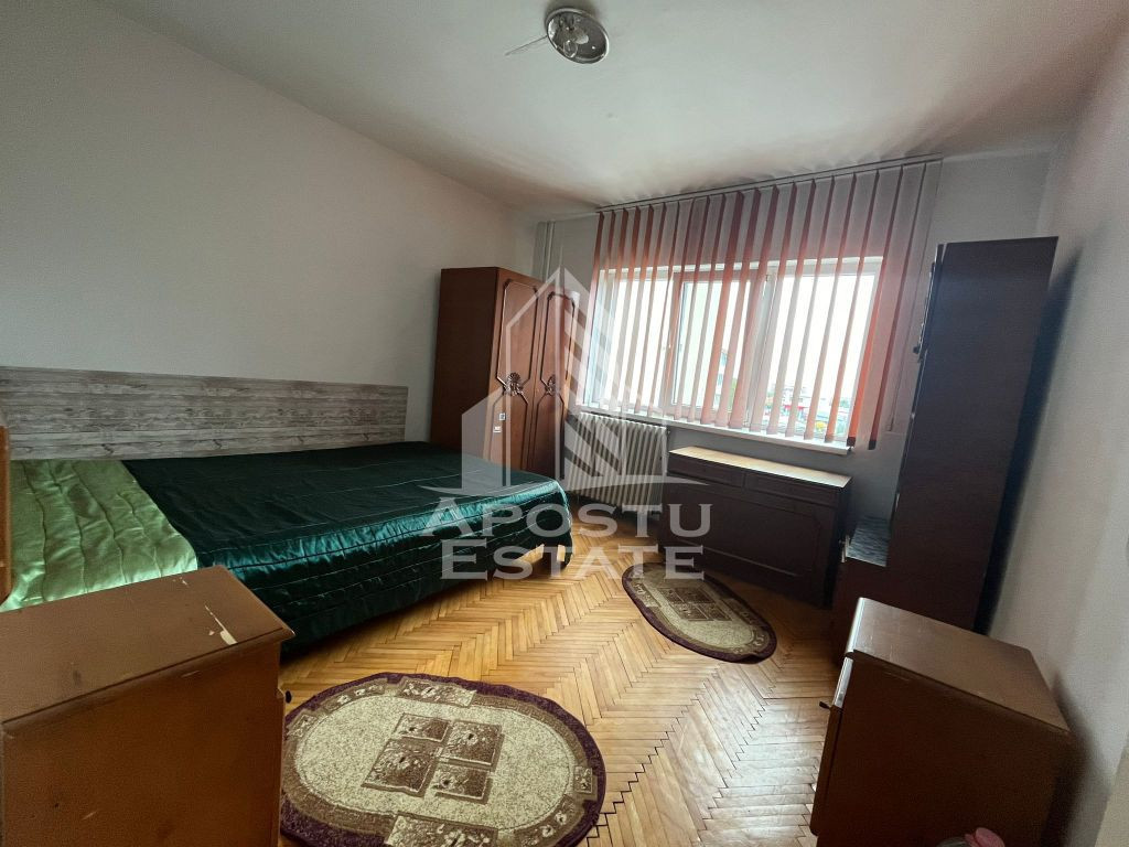 Apartament cu 2 camere, decomandat, situat in Plavat II