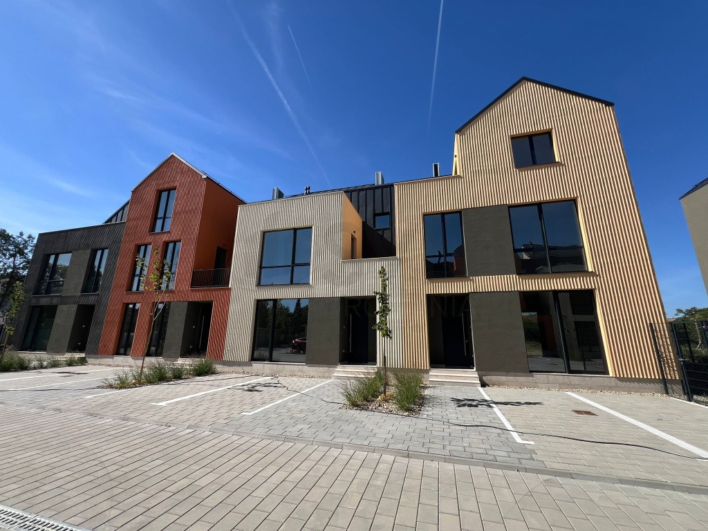 VILA PE LAC l 5 Camere l Complex Rezidential l De vanzare