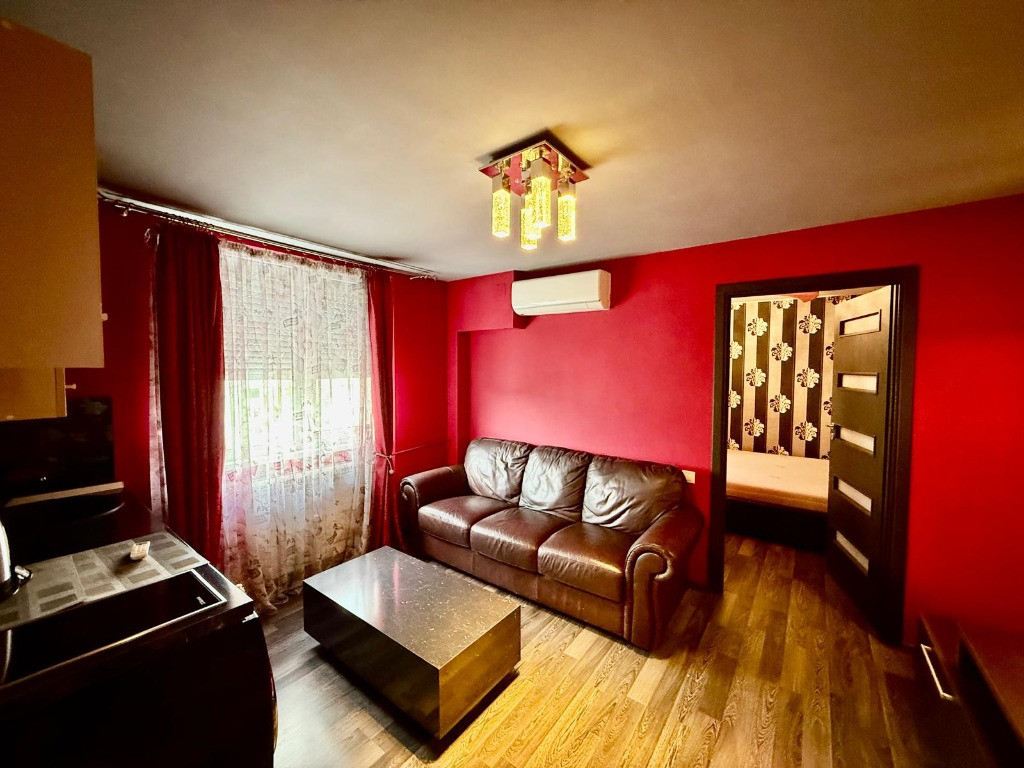 Garsoniera mobilata si utilata, etaj 3