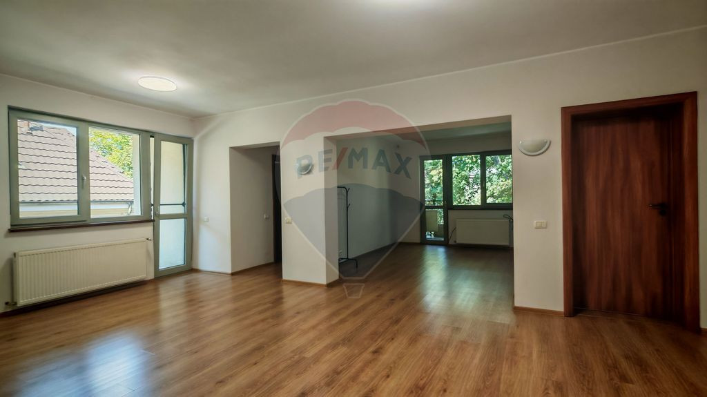 Apartament cu 4 camere de inchiriat I zona Capitale I Dor...