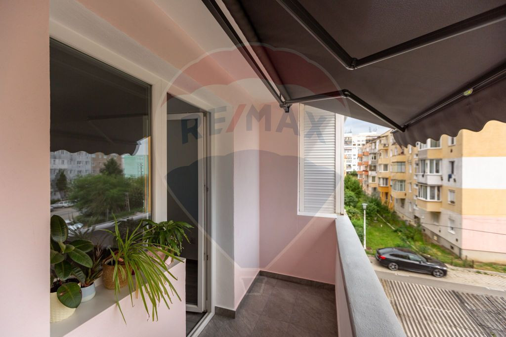 Apartament cu 3 camere de vânzare în cartierul Gura Cam...