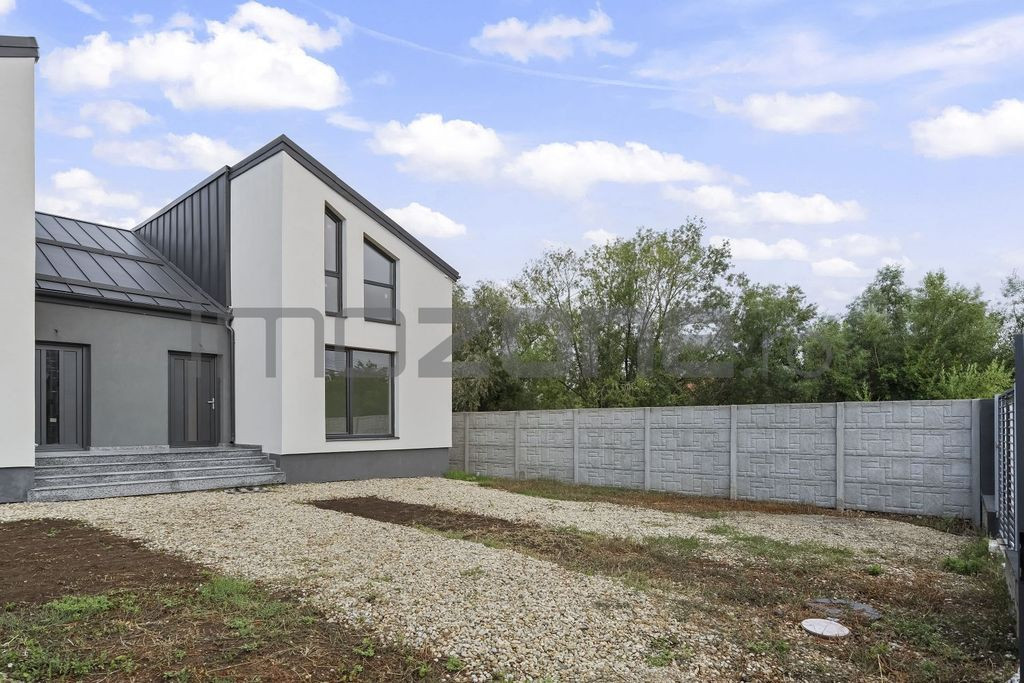 Vila de 5 camere langa studiourile Buftea