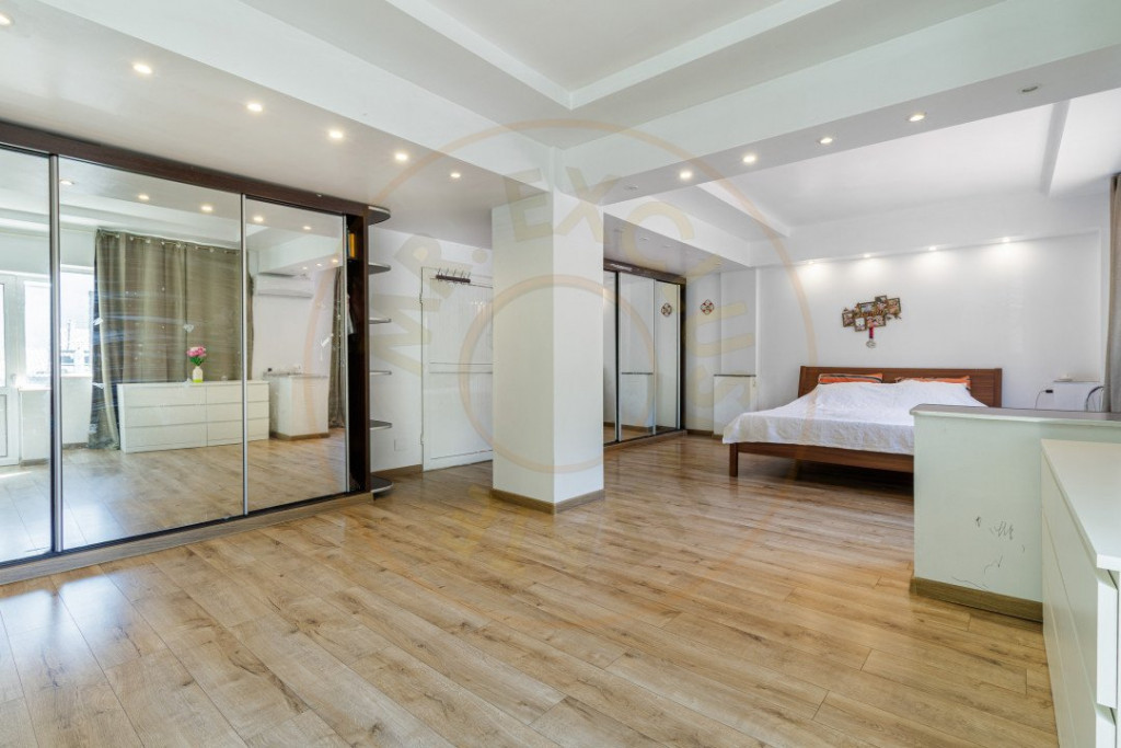 Casa cu curte | Potential pentru rezidenta sau afacere| Apar