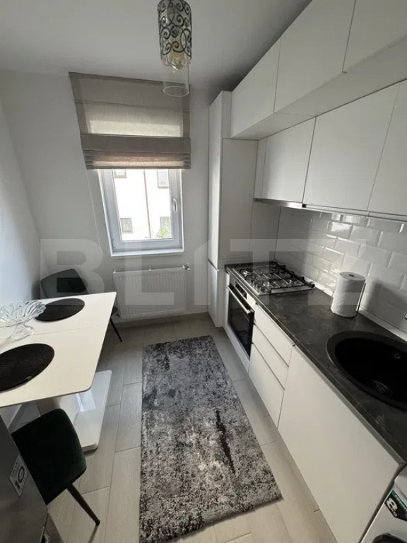 De Inchiriat apartament 2 camere - parcare