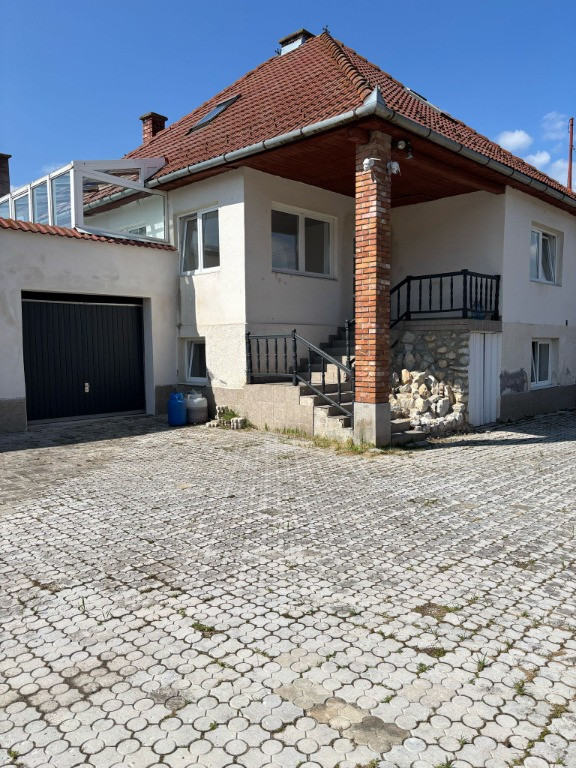 Casa Izvoru Muresului, Harghita