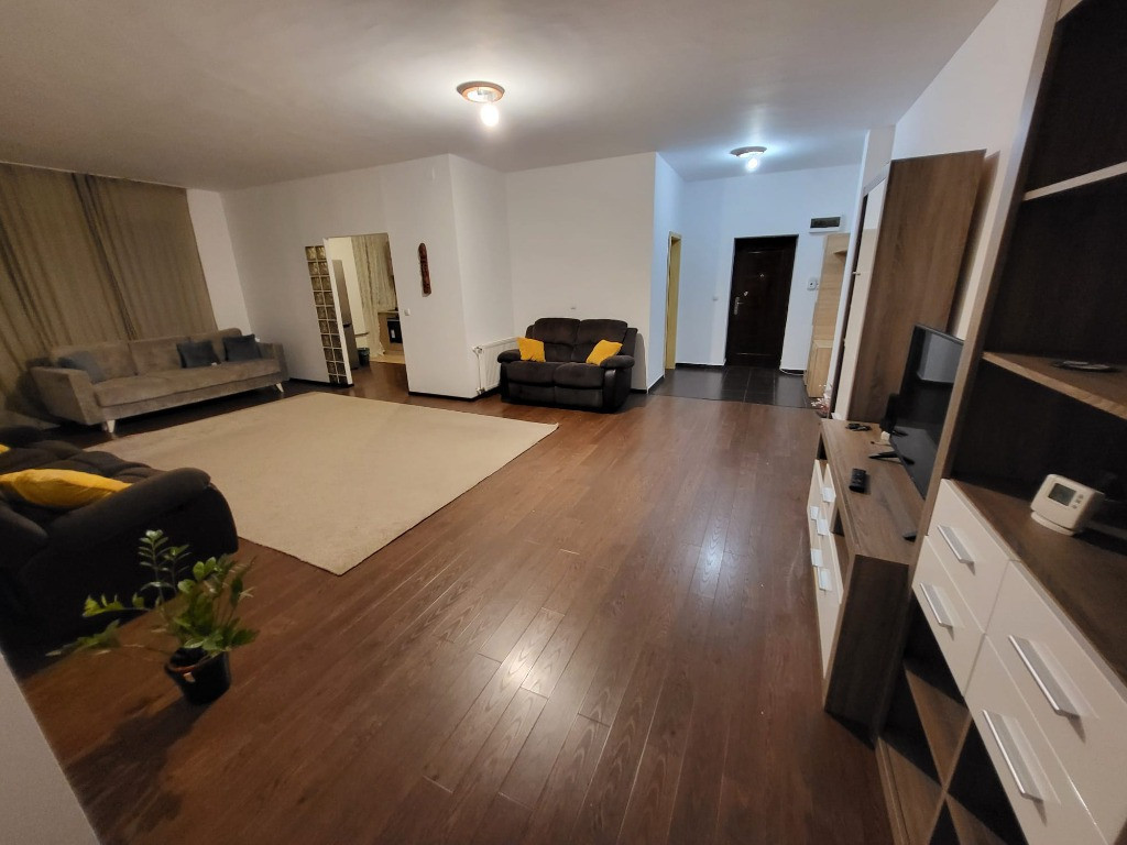 Proprietar apartament 3 camere metrou Straulesti