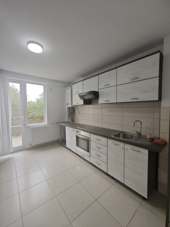 Apartament spațios 2 camere, etaj 1, terasa generoasa si ba