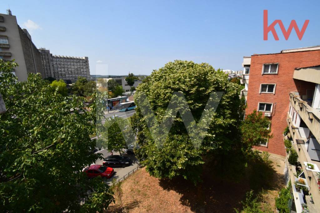 Apartament 4 camere, 1 Mai , Insula, centrala termica, langa