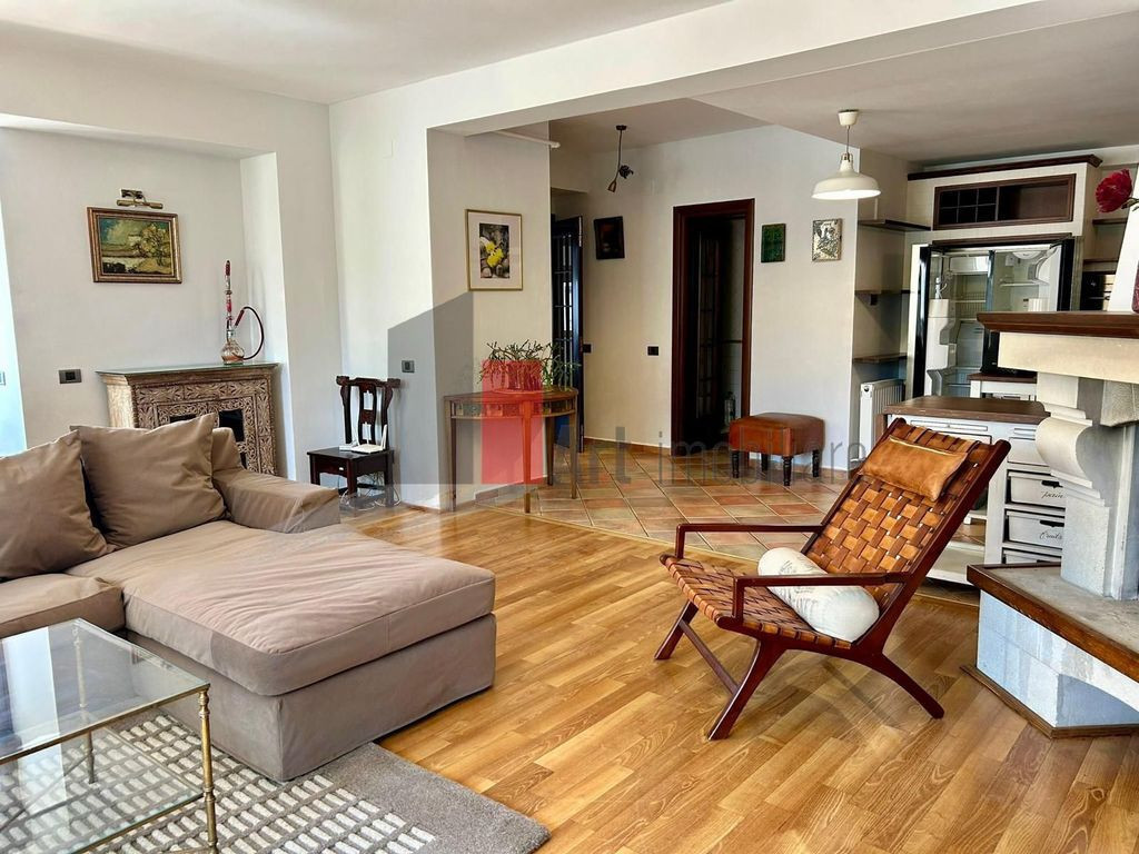 Apartament/Duplex cu 4 camere de inchiriat in zona Vatra ...