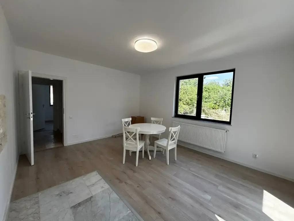 Apartament NOU 3 camere - curte de 155 mp zona Crevedia K...
