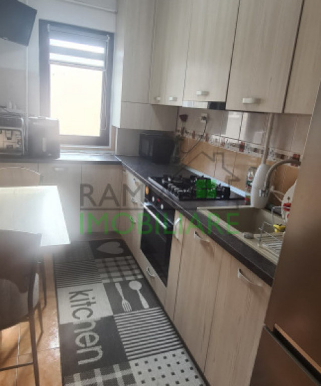 Apartament 3 camere decomandat, renovat și mobilat