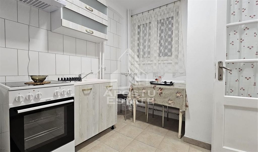 Apartament 2 Camere Etaj intermediar Central