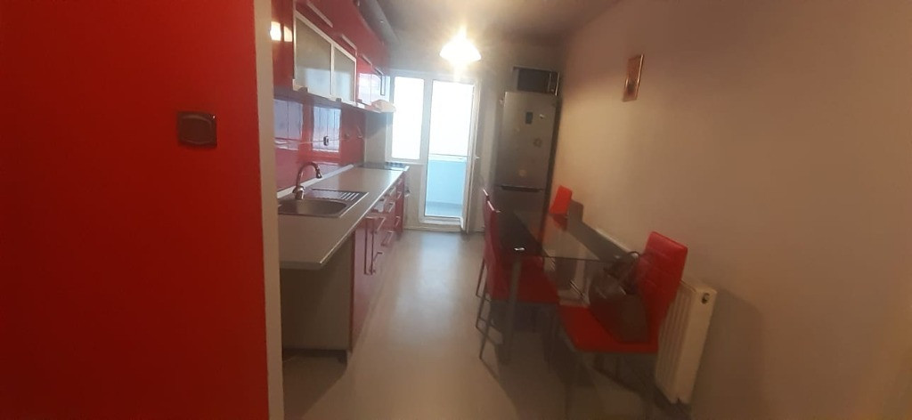 Traian,zona Ursus, 3 camere, etaj 2, opt.garaj