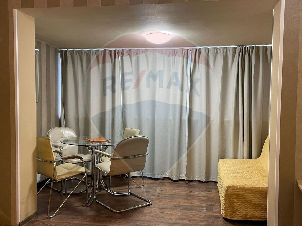 Garsonieră spațioasă - Piața Romană, vedere spre ASE...