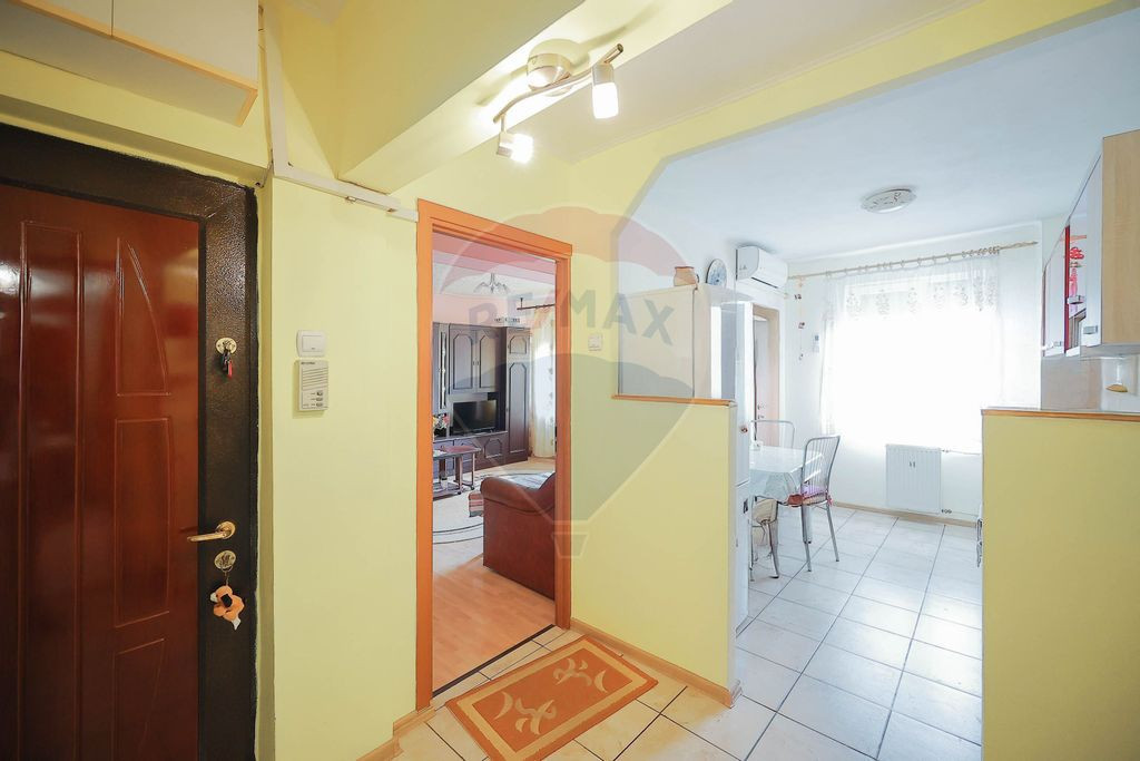 Apartament cu 2 camere de vânzare str. Cazaban, zona Ioșia